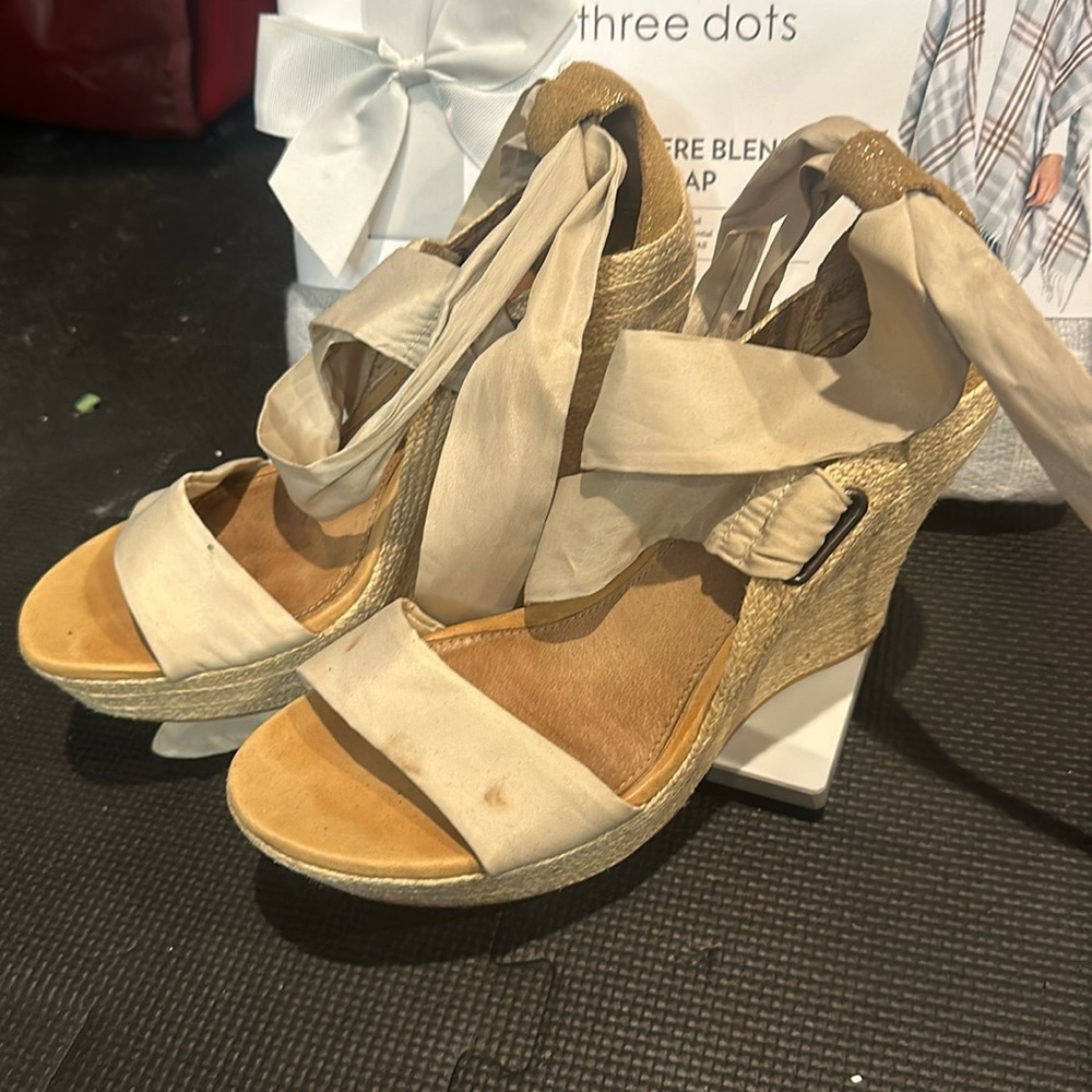 UGG, 8.5 strappy sandal wedge